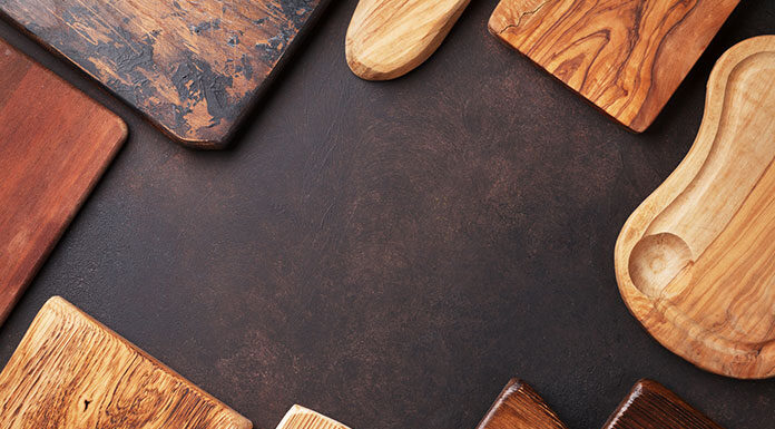 Dlaczego warto wybrać deskę drewnianą do kuchni