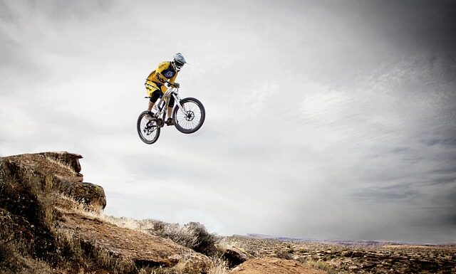 Czy jazda na luzie oszczędza paliwo?