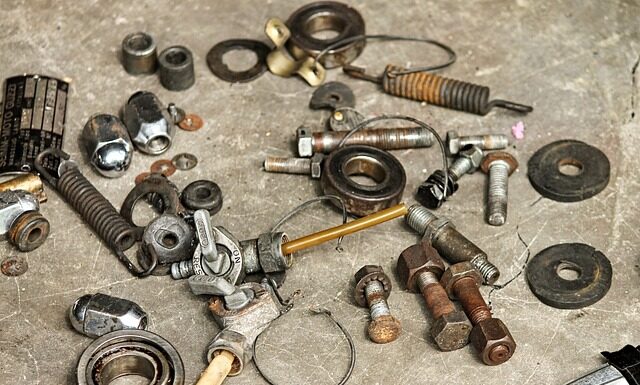 Jakie narzędzia warto mieć w warsztacie?