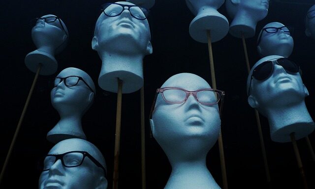 Jak wycinać rowki w styropianie?