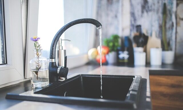 Czy zlew powinien być przy kuchence? Czy zlew powinien być przy kuchence?