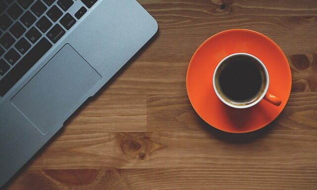 Jak zrobić stół ogrodowy z metalowymi nogami? Jak zrobić stół ogrodowy z metalowymi nogami?