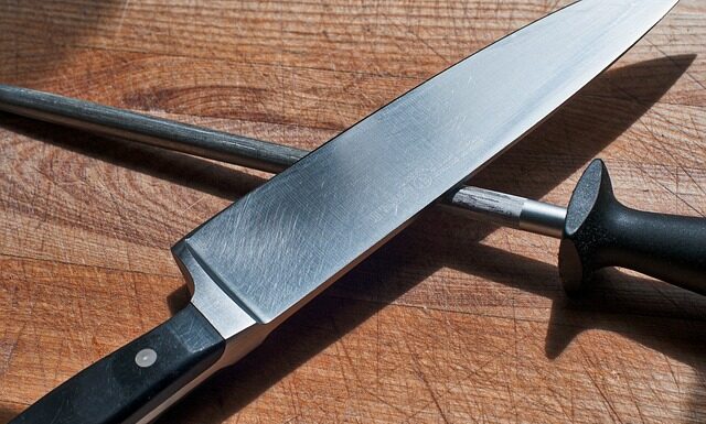 Jaki kamień wodny do ostrzenia noży?