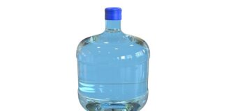 Ile litrów wody pod tuje?